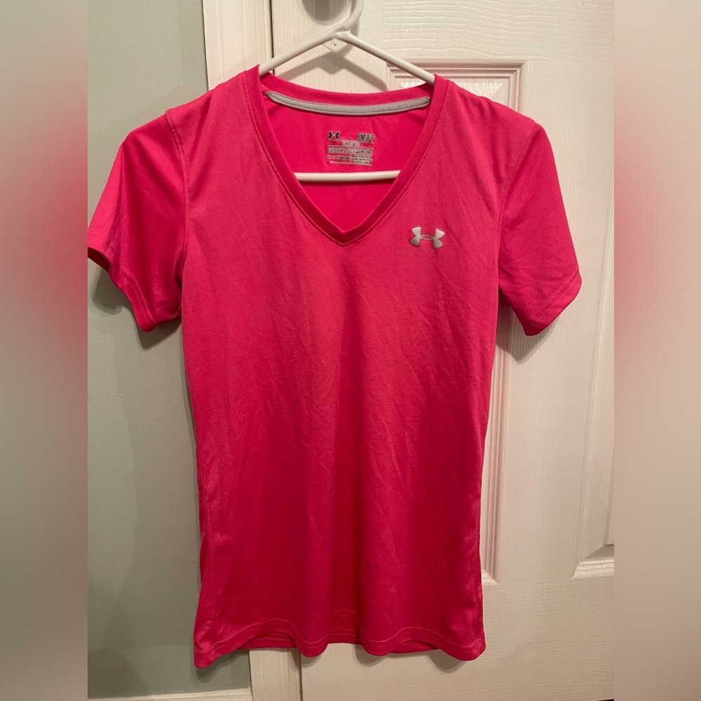Pink underarmour tee size S. Great shape.